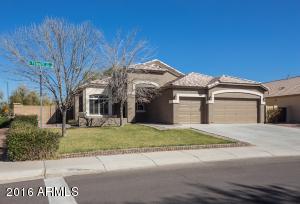 4599 S Taquitz Dr, Gilbert, AZ 85297 photo 1