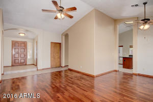 4226 E Windsong Dr, Phoenix, AZ 85048 photo 4