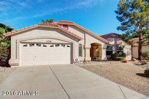 4226 E Windsong Dr, Phoenix, AZ 85048 photo 2