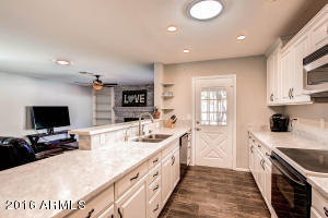 1352 E Chilton Dr, Tempe, AZ 85283 photo 8