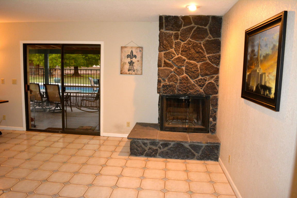 824 N Constellation Way, Gilbert, AZ 85234 photo 19
