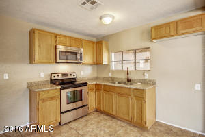 2706 E Mobile Ln, Phoenix, AZ 85040 photo 4