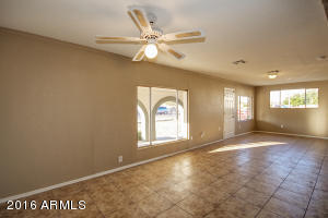 2706 E Mobile Ln, Phoenix, AZ 85040 photo 3