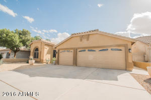 2327 E Amber Ln, Gilbert, AZ 85296 photo 1