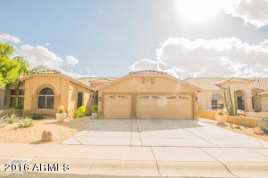 2327 E Amber Ln, Gilbert, AZ 85296 photo 2