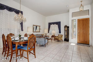 4836 E Daley Ln, Phoenix, AZ 85054 photo 5