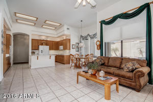 4836 E Daley Ln, Phoenix, AZ 85054 photo 3