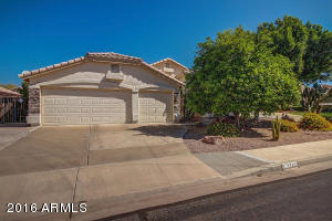 7742 E Caballero Cir, Mesa, AZ 85207 photo 3