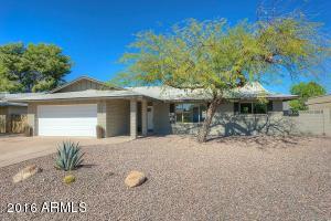 704 E Lodge Dr, Tempe, AZ 85283 photo 1