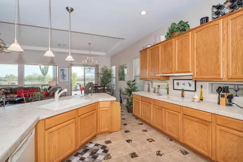 4070 E Nightingale Ln, Gilbert, AZ 85298 photo 13