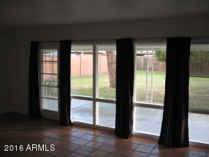 2231 Earll Dr, Phoenix, AZ 85016 photo 2