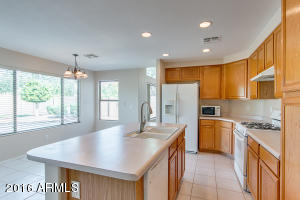 1872 E Aspen Way, Gilbert, AZ 85234 photo 13