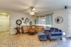 452 E Benrich Dr, Gilbert, AZ 85295 photo 4