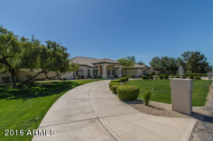 4345 E Caroline Ln, Gilbert, AZ 85296 photo 2