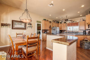 930 Echo Cir, Apache Junction, AZ 85119 photo 12