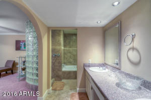 6845 N 3rd Pl, Phoenix, AZ 85012 photo 33