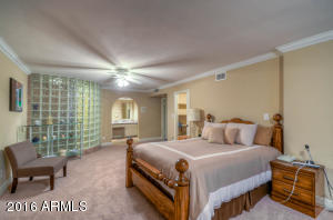 6845 N 3rd Pl, Phoenix, AZ 85012 photo 4