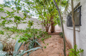 6845 N 3rd Pl, Phoenix, AZ 85012 photo 17