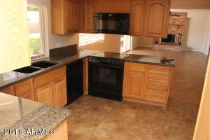 19 E Winged Foot Rd, Phoenix, AZ 85022 photo 8