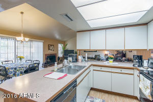 1908 E Sunburst Ln, Tempe, AZ 85284 photo 8
