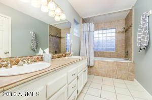 4354 E Ludlow Dr, Phoenix, AZ 85032 photo 5