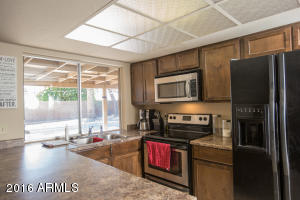 3401 E Laurel Ln, Phoenix, AZ 85028 photo 11