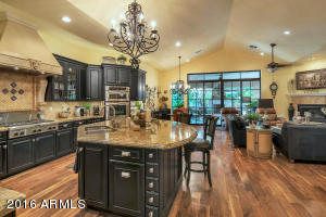 2240 E Glenn Dr, Phoenix, AZ 85020 photo 8