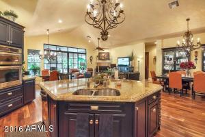2240 E Glenn Dr, Phoenix, AZ 85020 photo 9