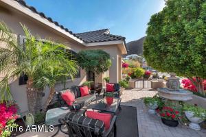 2240 E Glenn Dr, Phoenix, AZ 85020 photo 1