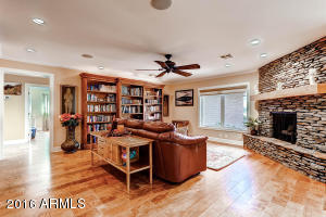 33 E Seminole Dr, Phoenix, AZ 85022 photo 3