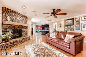 33 E Seminole Dr, Phoenix, AZ 85022 photo 4