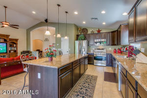 4008 E Navigator Ln, Phoenix, AZ 85050 photo 2
