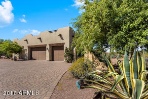 2011 E Desert Ln, Phoenix, AZ 85042 photo 3