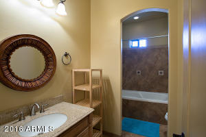 2011 E Desert Ln, Phoenix, AZ 85042 photo 19