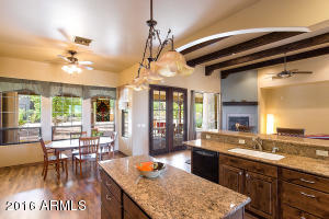 2011 E Desert Ln, Phoenix, AZ 85042 photo 9