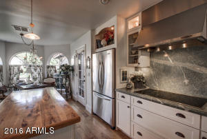 4221 E Paradise Dr, Phoenix, AZ 85028 photo 4