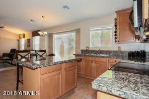 2006 W Carson Rd, Phoenix, AZ 85041 photo 4