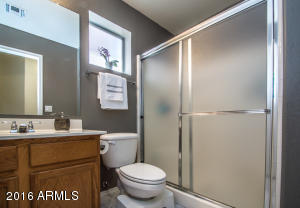3204 E Kerry Ln, Phoenix, AZ 85050 photo 16