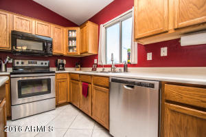 3204 E Kerry Ln, Phoenix, AZ 85050 photo 5