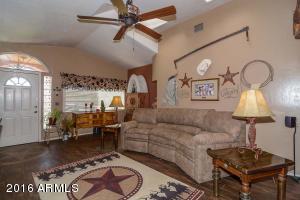 840 E Roberts Rd, Phoenix, AZ 85022 photo 4