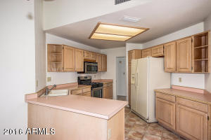 4115 E Becker Ln, Phoenix, AZ 85028 photo 9
