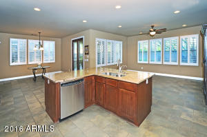 3993 E Robin Ln, Phoenix, AZ 85050 photo 8