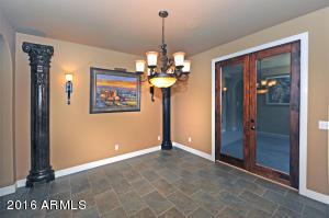3993 E Robin Ln, Phoenix, AZ 85050 photo 4