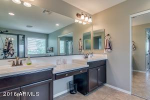 2550 E Penedes Dr, Gilbert, AZ 85298 photo 24