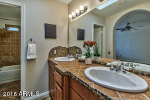13 W Wickieup Ln, Phoenix, AZ 85027 photo 17