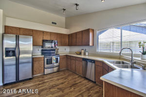 13 W Wickieup Ln, Phoenix, AZ 85027 photo 4