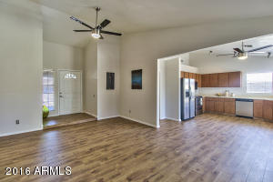 13 W Wickieup Ln, Phoenix, AZ 85027 photo 2