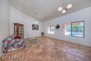 1037 E Knoll St, Mesa, AZ 85203 photo 2