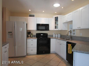 3118 E Topeka Dr, Phoenix, AZ 85050 photo 2