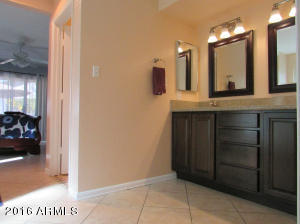 3118 E Topeka Dr, Phoenix, AZ 85050 photo 17